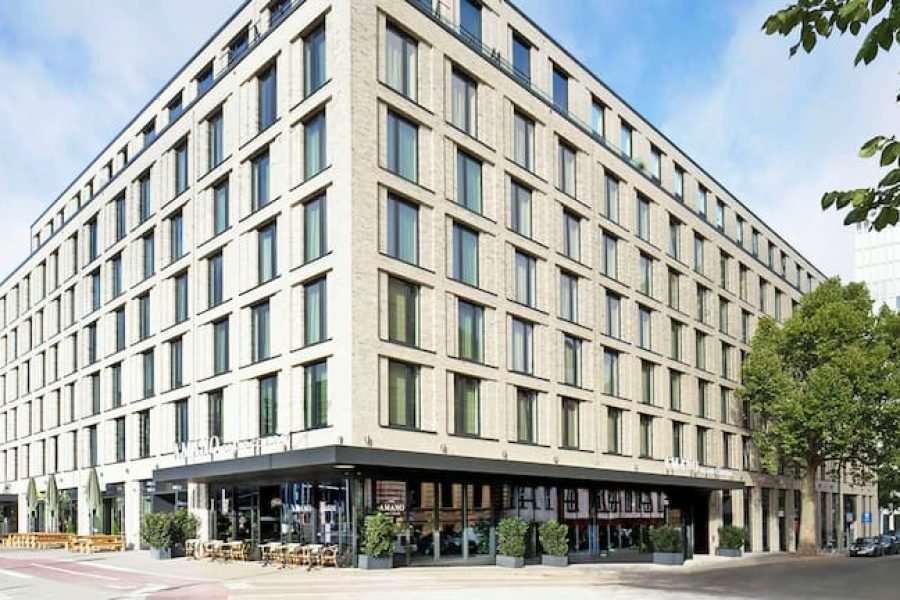 Estação de trem central do lado de fora – estilo elegante por dentro