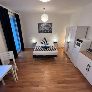 Carré Voltaire, Quarto TOP privativo com varanda!