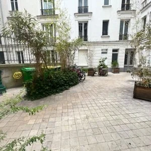 Estúdio aconchegante e agradável no centro da cidade de Paris  Compartilhar  Salvar