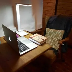 Cabana na floresta à beira do lago – Glamping