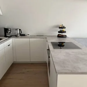 Quarto muito bonito com varanda e terraço  Compartilhar  Salvar