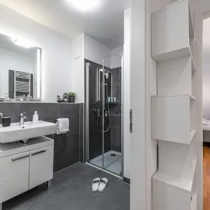 Apartamento de 3 quartos com varanda em Mitte/Gesundbr.