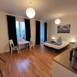 Carré Voltaire, Quarto TOP privativo com varanda!