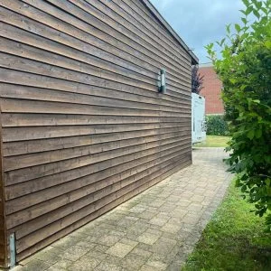 Tão verde no meio de Berlim! Para o S-Bahn e metrô 7 min!