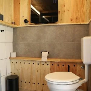 Casa de campo à beira da floresta