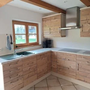 Casa de madeira isolada em local muito tranquilo