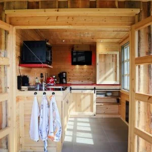 Casa de campo à beira da floresta