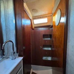 Barco à vela charmoso