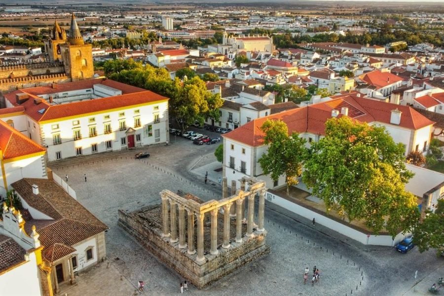 Alentejo Tour com visita a Évora e Monsaraz – dia completo