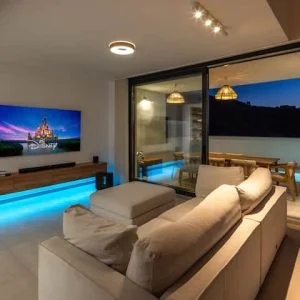 Lux Villa MIAMI | 3 BR | Garagem | Piscina | Academia | Churrasqueira