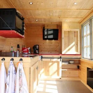 Casa de campo à beira da floresta