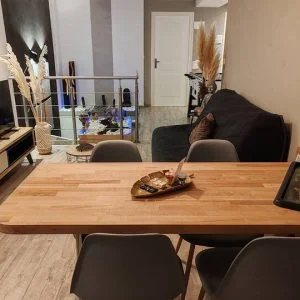 À sombra da árvore de tília.