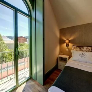 Sintra Green Chalet Bed&Breakfast-Mansard Room 10