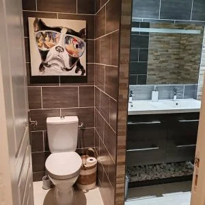 À sombra da árvore de tília.