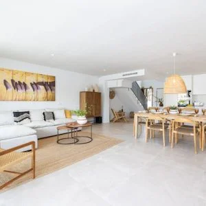 Casa Rosa perto de La Cala: vila com golfe e spa