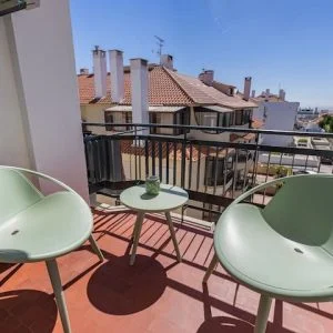 Oásis verde em Parede por LovelyStay