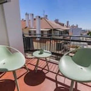 Oásis verde em Parede por LovelyStay