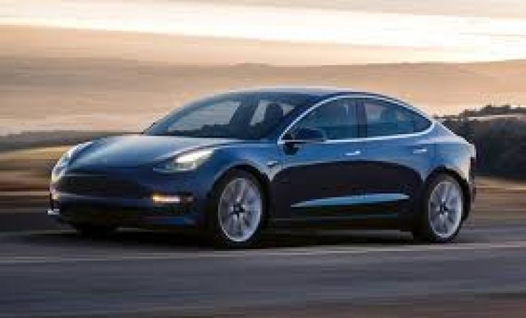 Tesla Model 3 automático