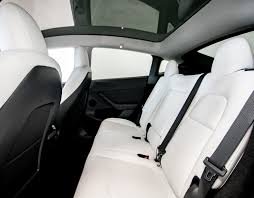 Tesla Model Y automático